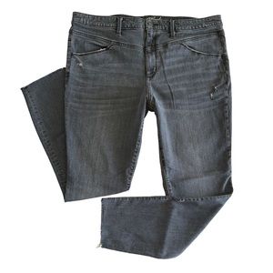 Universal Thread Women’s Stretchy Black Wash Distressed High Rise Skinny Jean